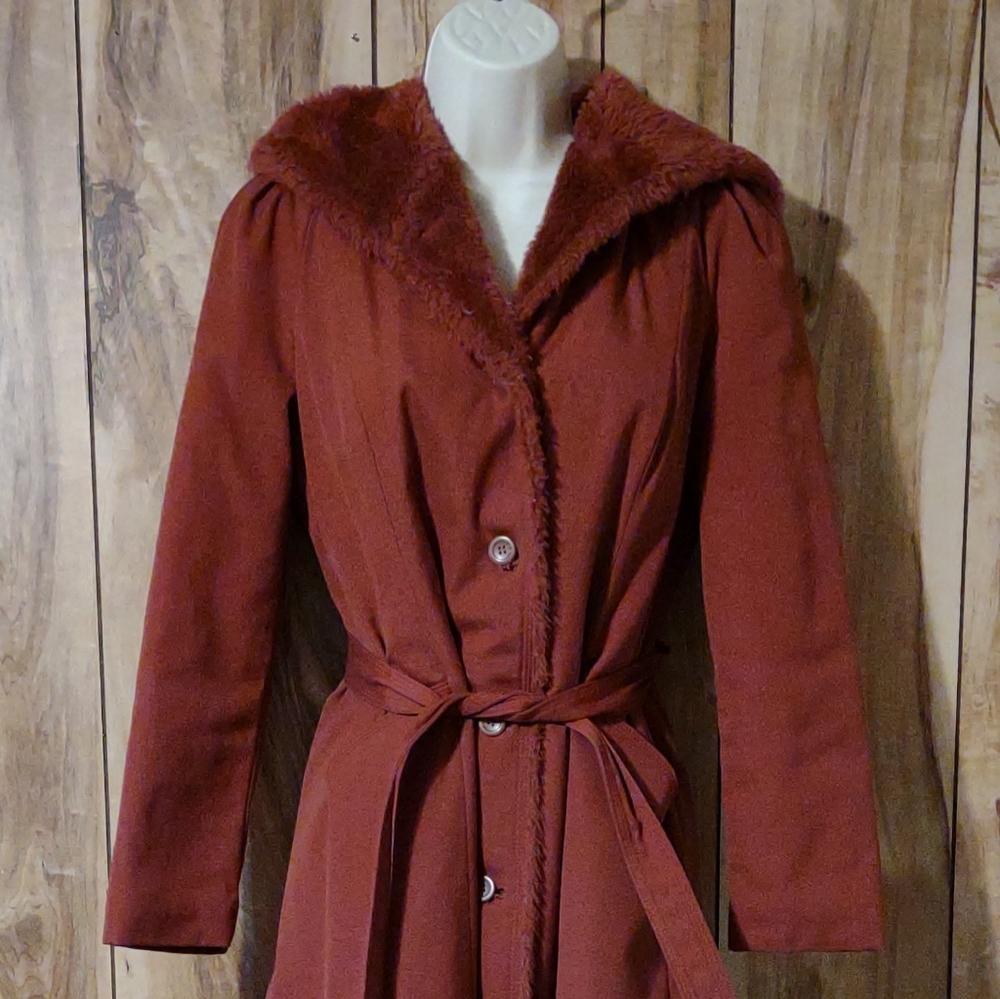 Bonders Exclusive All Seasons Calendar Cloth Red Trench Coat